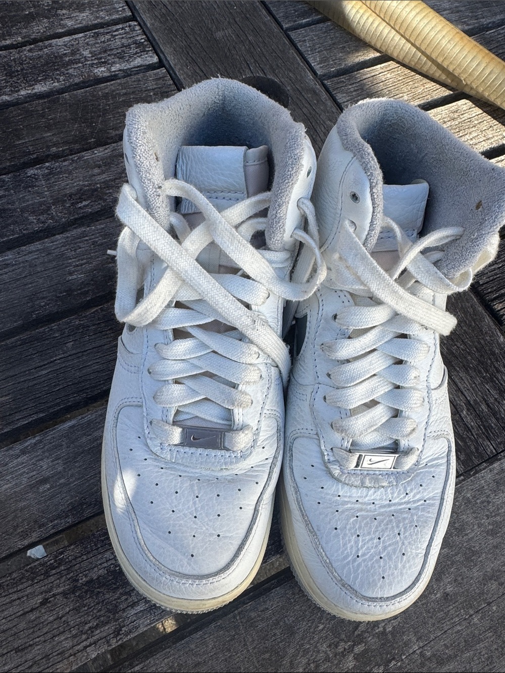 Nike White Women's High-Top Sneakers with Silver Lace Dubrae